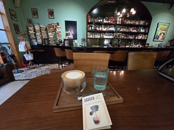 Lacàph Coffee Bar Đồng Khởi