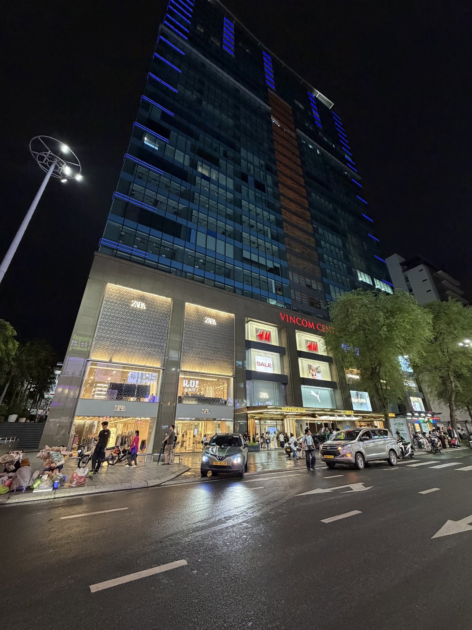 Vincom Center Đồng Khởi Local Brand