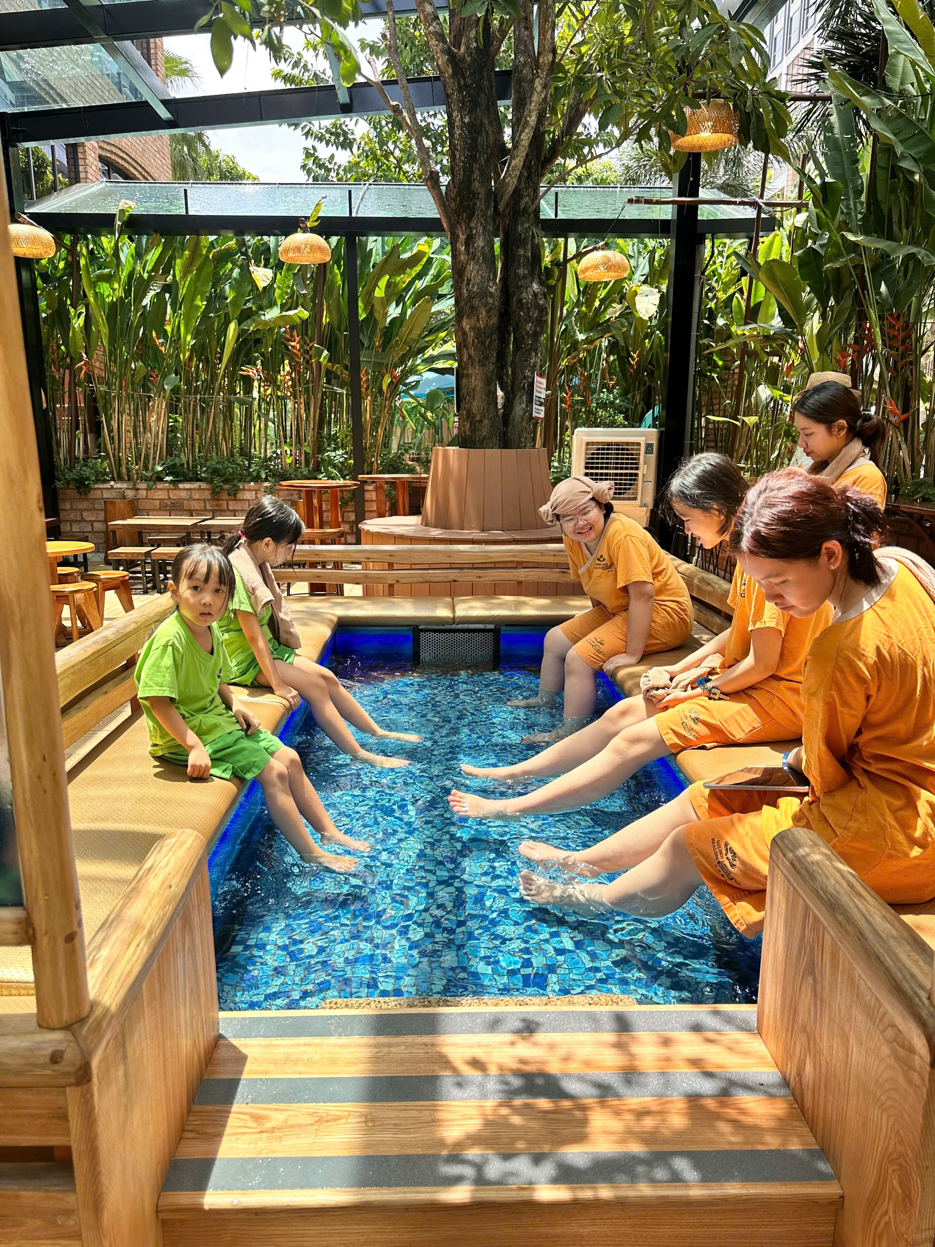 Golden Lotus Retreat World & Jjimjilbang tại Quận 2
