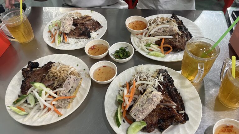 Cơm tấm Bà Ghiền Đặng Văn Ngữ Sài Gòn
