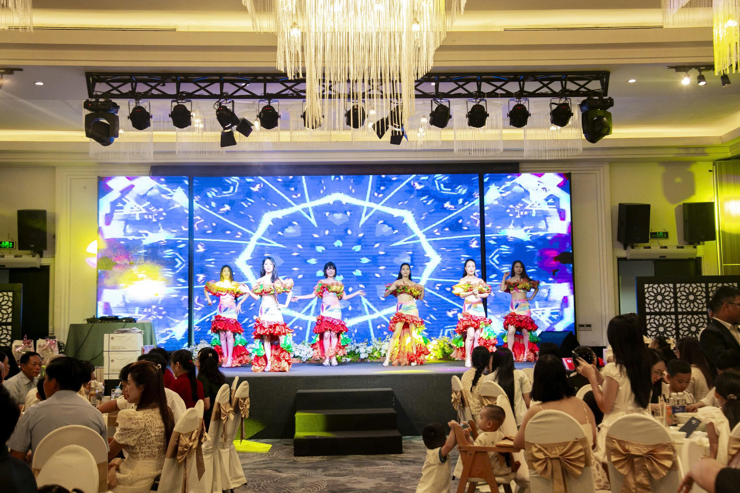 công ty tổ chức teambuilding galadinner du lịch đoàn việt du hcm