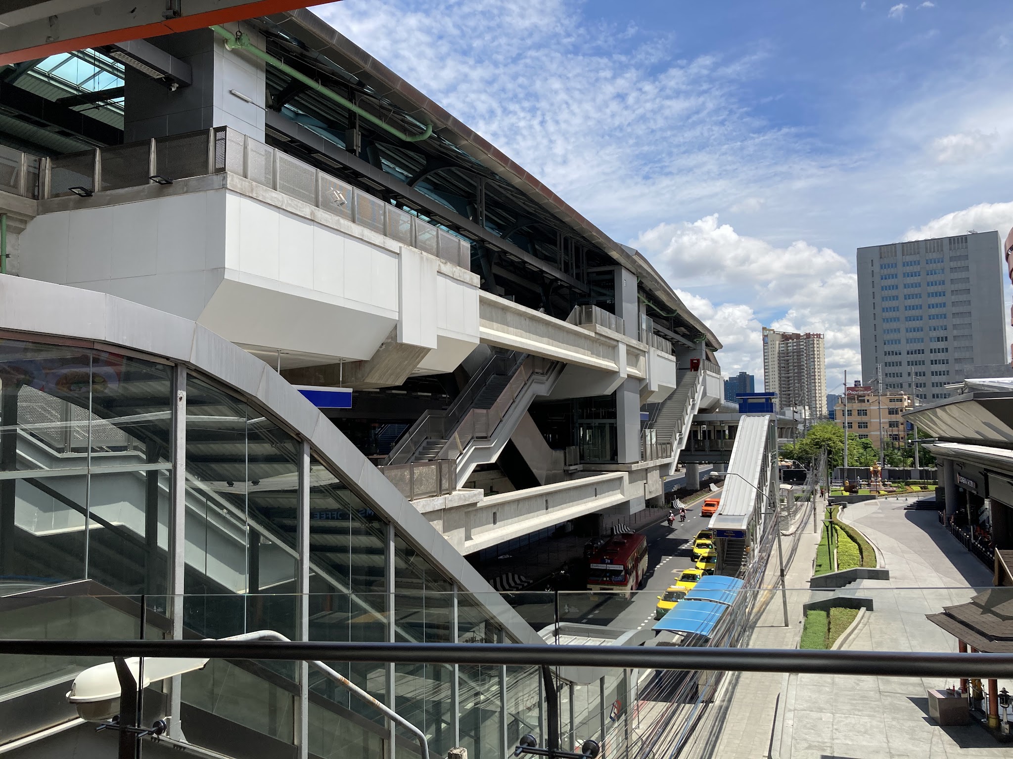 Phasi Charoen MRT