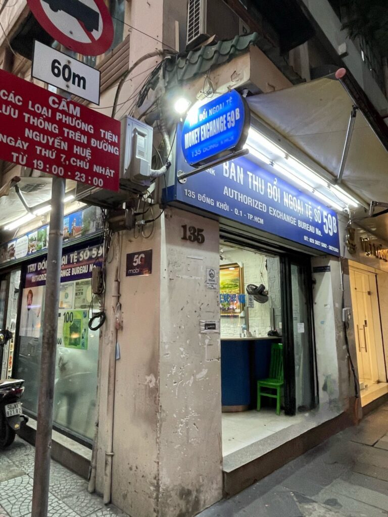 Đổi ngoại tệ ở