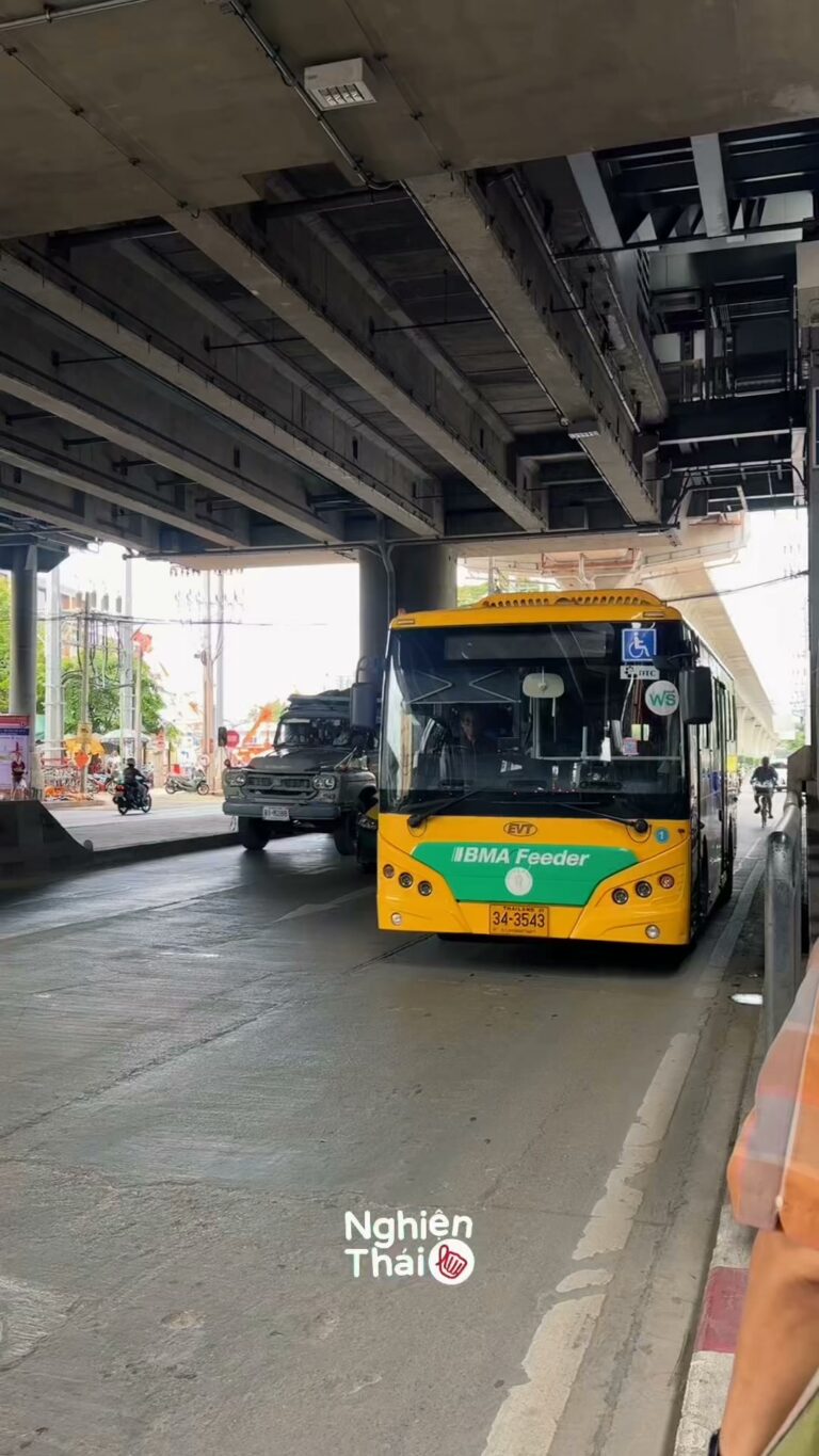 XE BUÝT MIỄN PHÍ OANH TẠC 4 CHỢ NỔI BANGKOK!